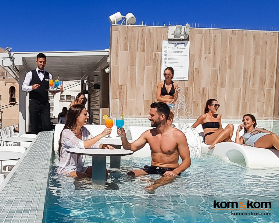 Highbar: Terraza Chill Out en la Azotea del hotel Odissey Room en el centro de Alicante. Proyecto Integral de Kom&Kom